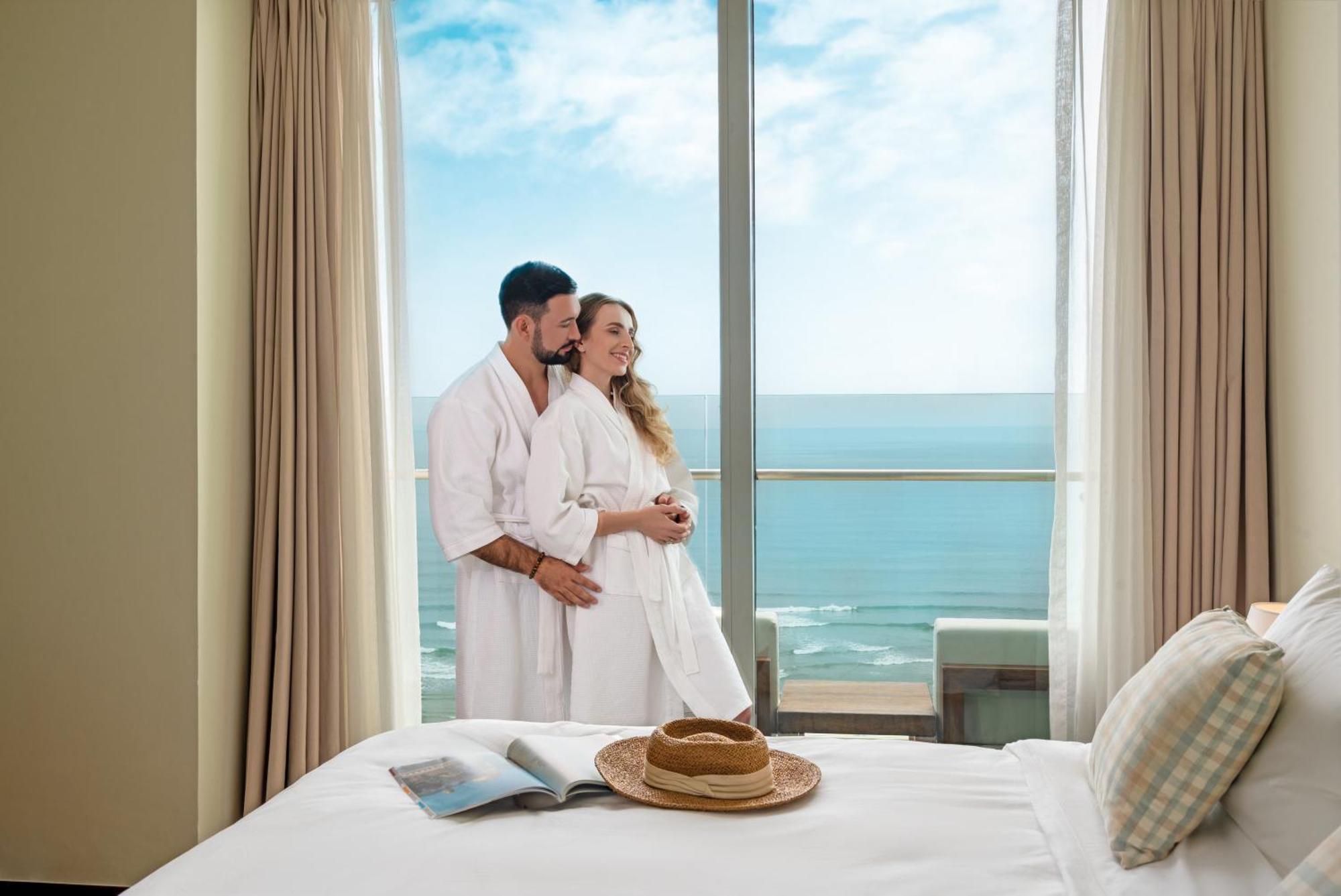 A La Carte Da Nang Beach Exteriör bild