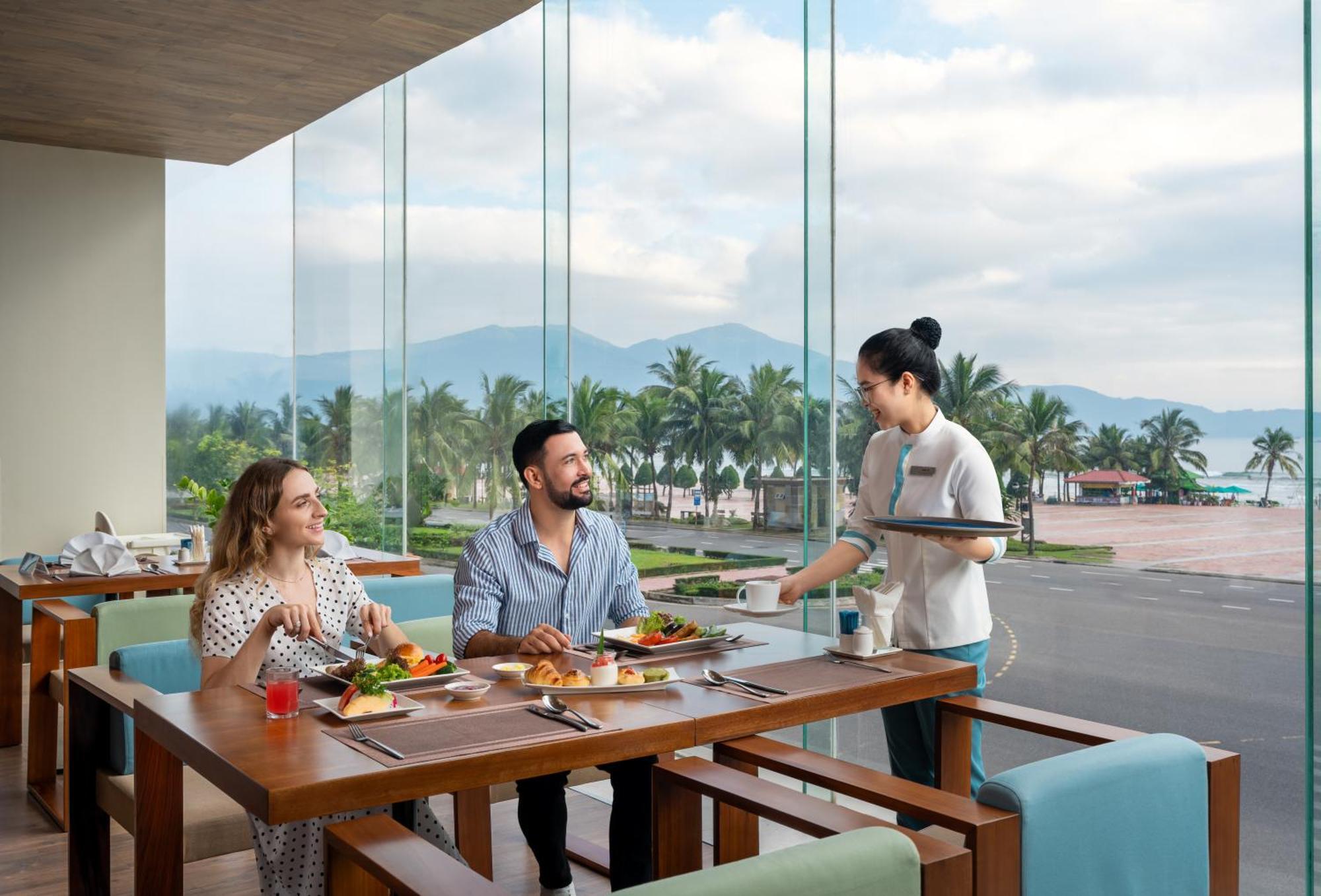 A La Carte Da Nang Beach Exteriör bild