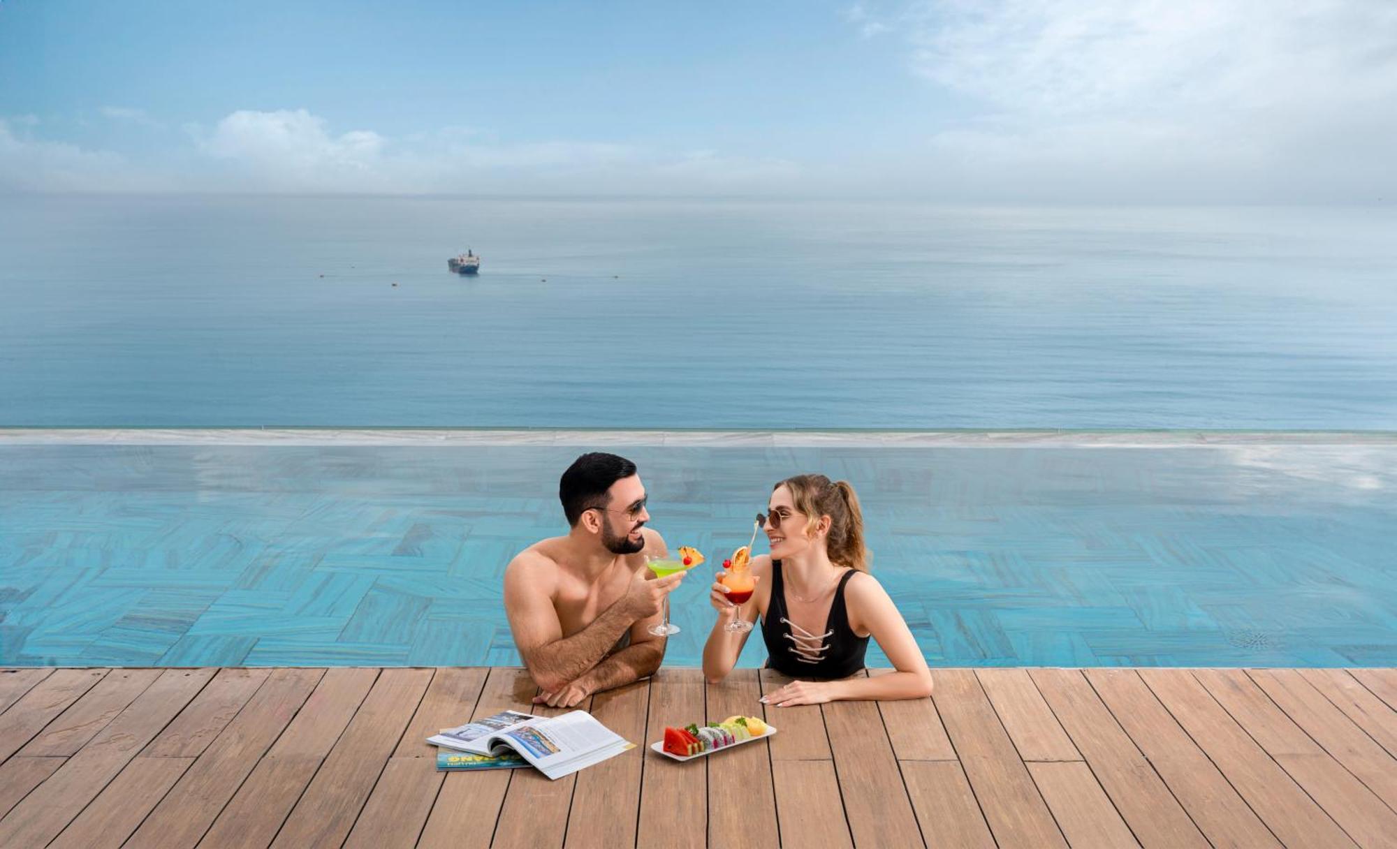 A La Carte Da Nang Beach Exteriör bild