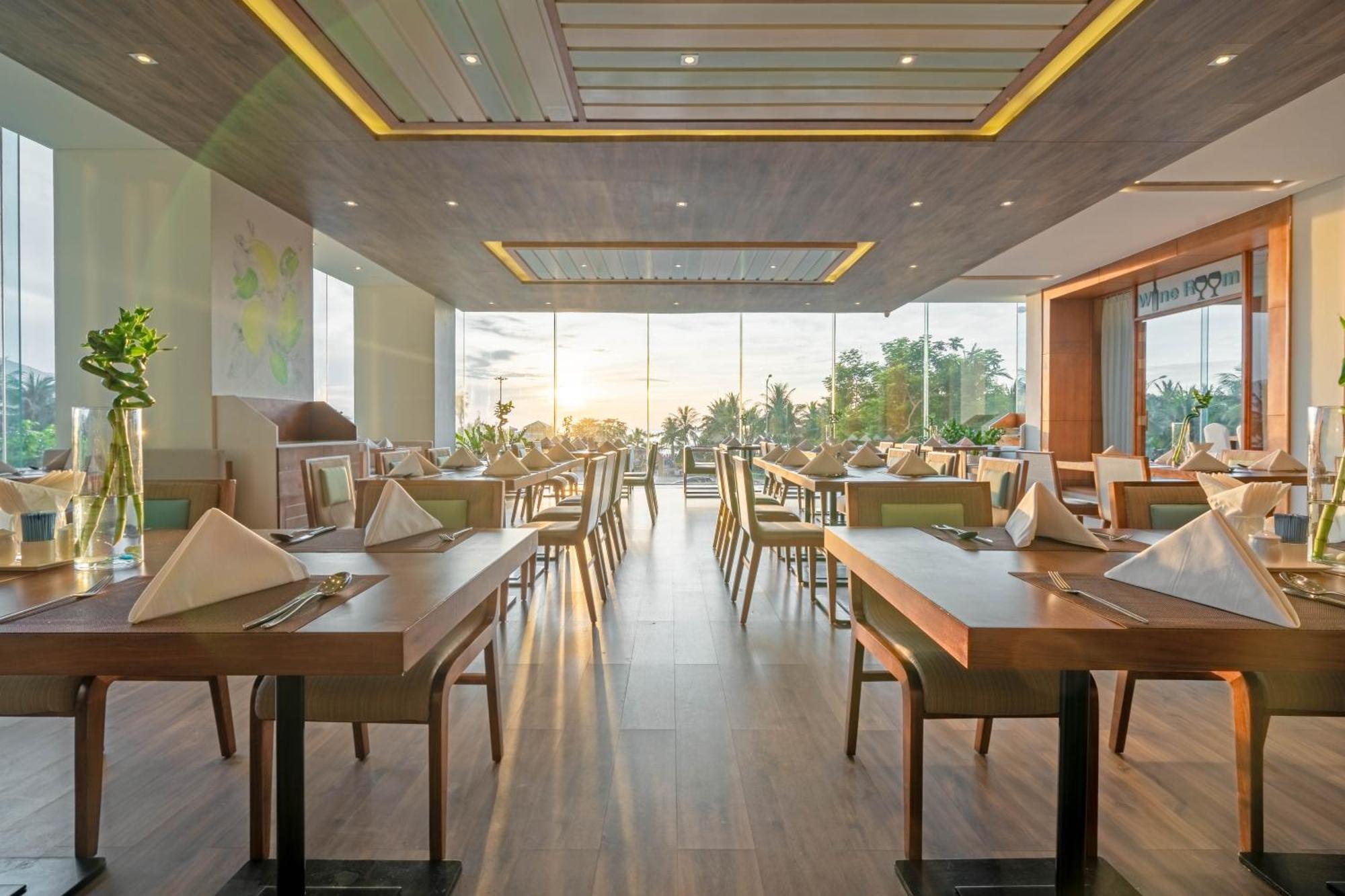 A La Carte Da Nang Beach Exteriör bild