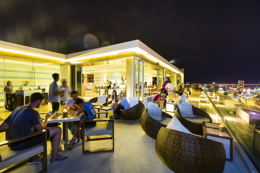 A La Carte Da Nang Beach Exteriör bild